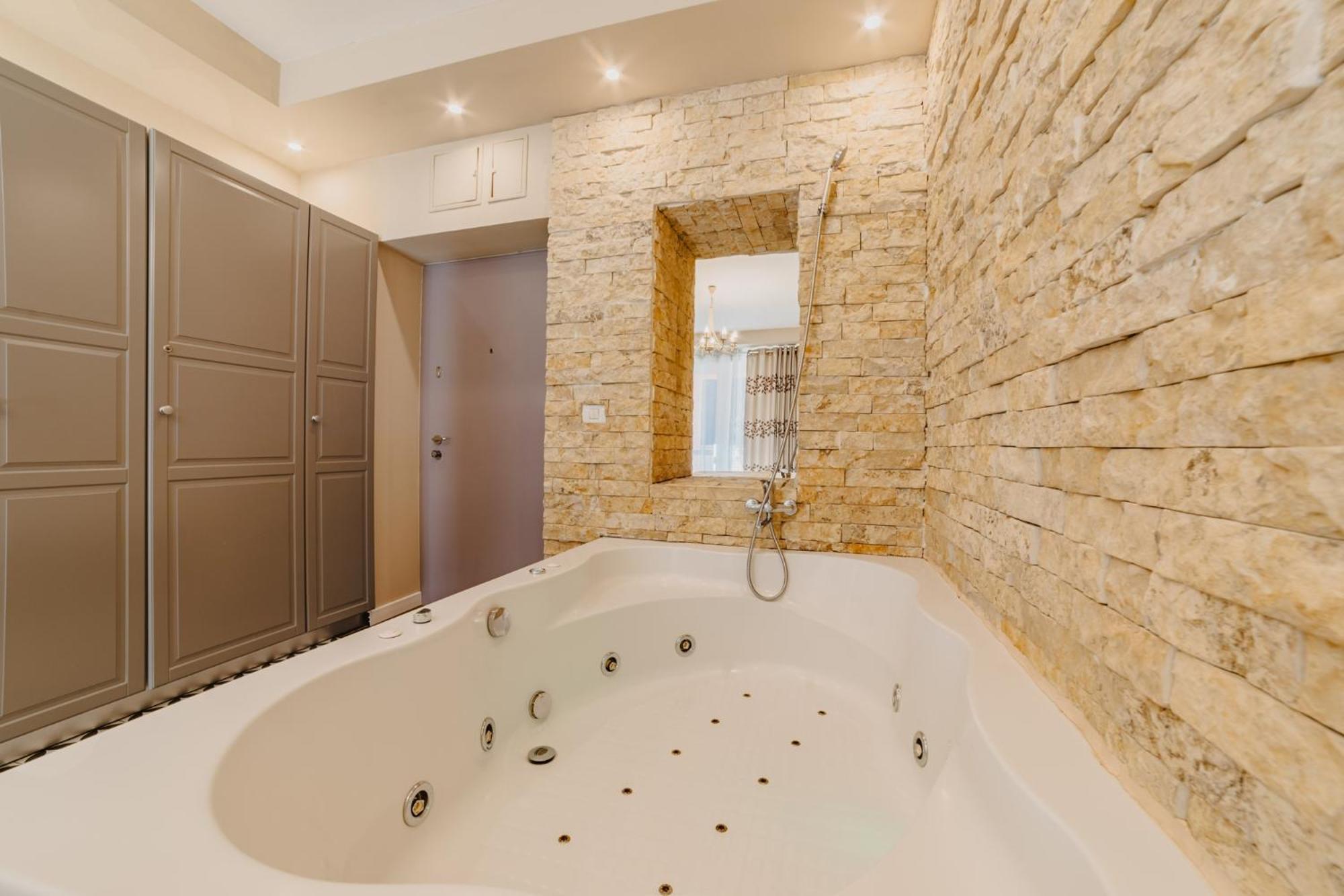 Romantic Jacuzzi Belleview Studio シナヤ エクステリア 写真