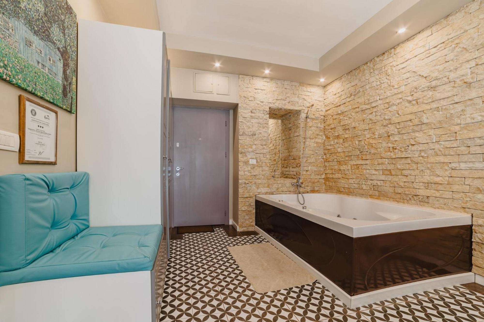 Romantic Jacuzzi Belleview Studio シナヤ エクステリア 写真